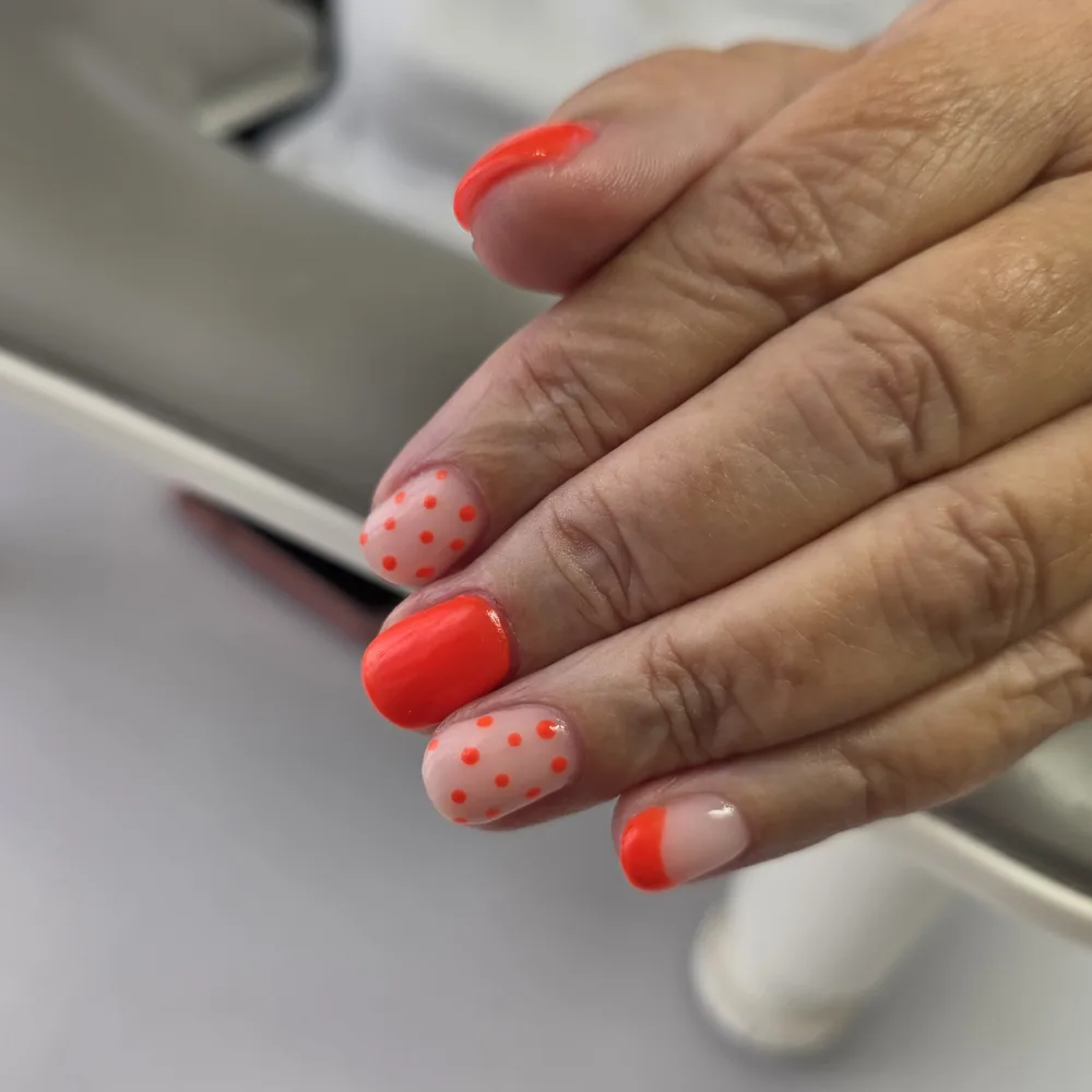 Gel and BIAB nail design by Déise Beauty