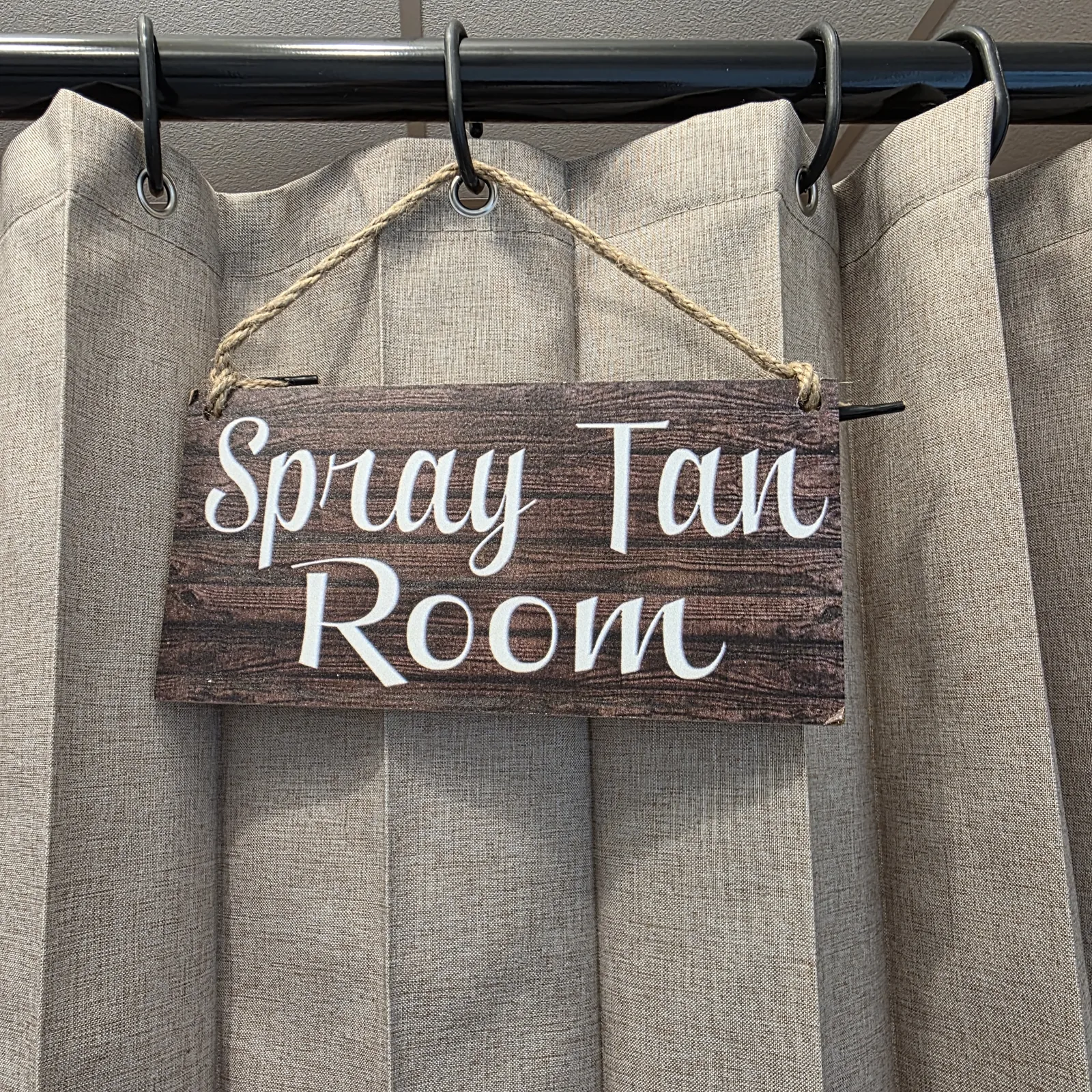 Spray Tan Room sign